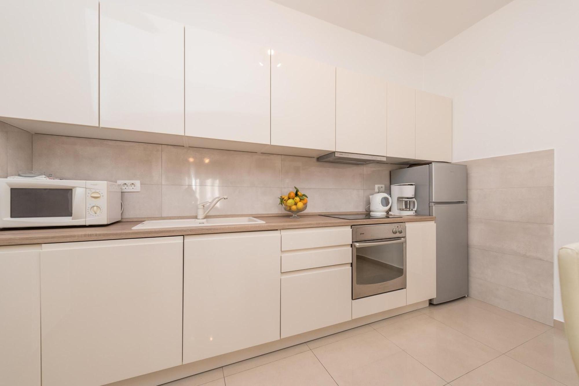 Family Friendly Pool House Ana - Happy Rentals Bibinje Exterior foto