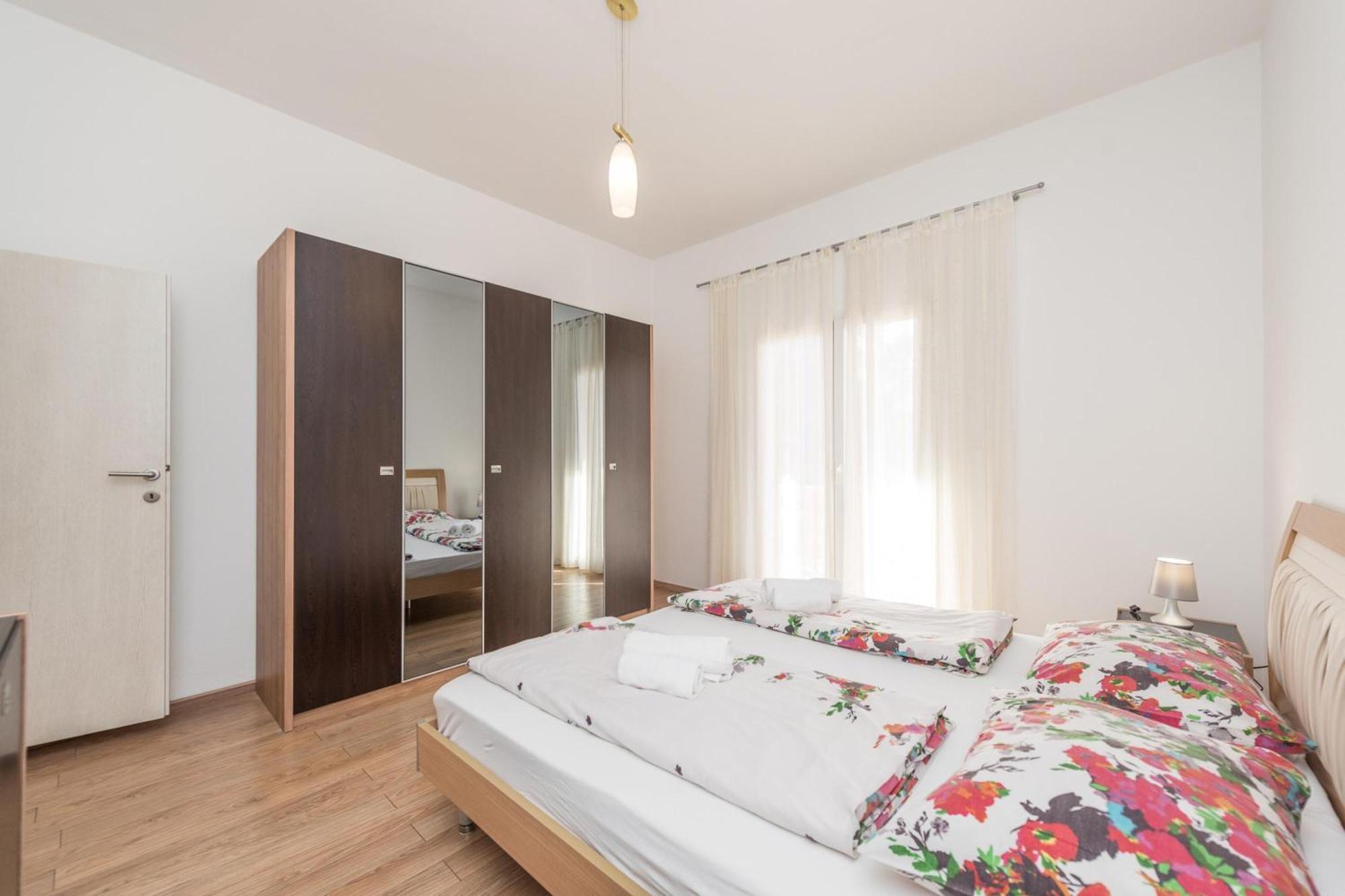 Family Friendly Pool House Ana - Happy Rentals Bibinje Exterior foto
